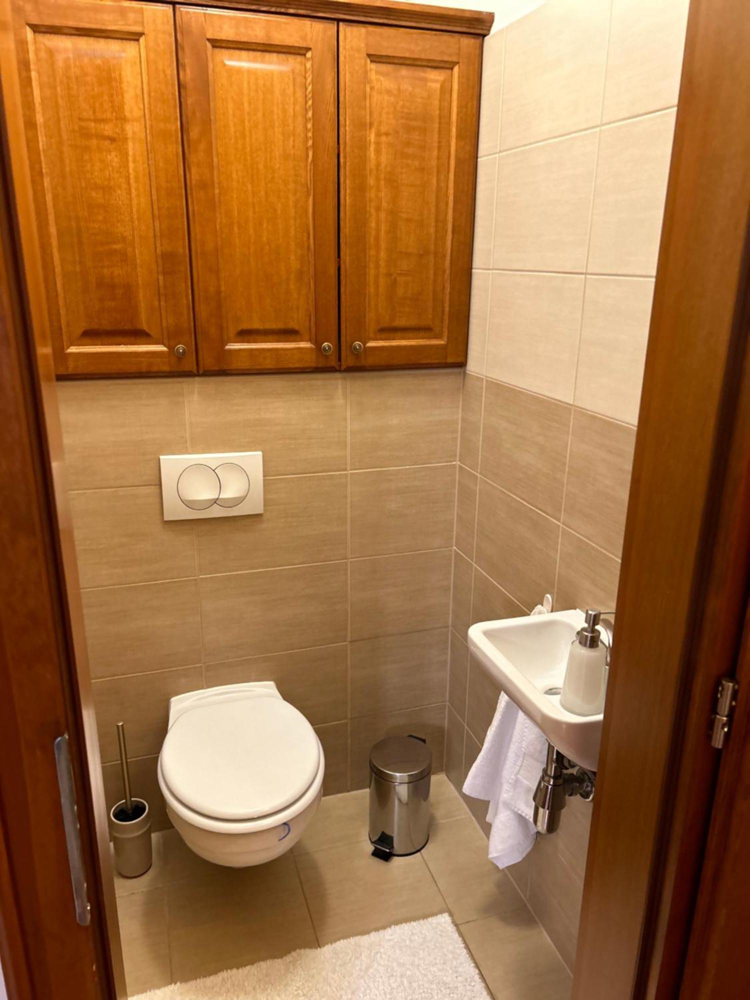 Danube Terrace Elegant With 2 Bedroom With Free Air Conditioner And Private Parking Βουδαπέστη Εξωτερικό φωτογραφία